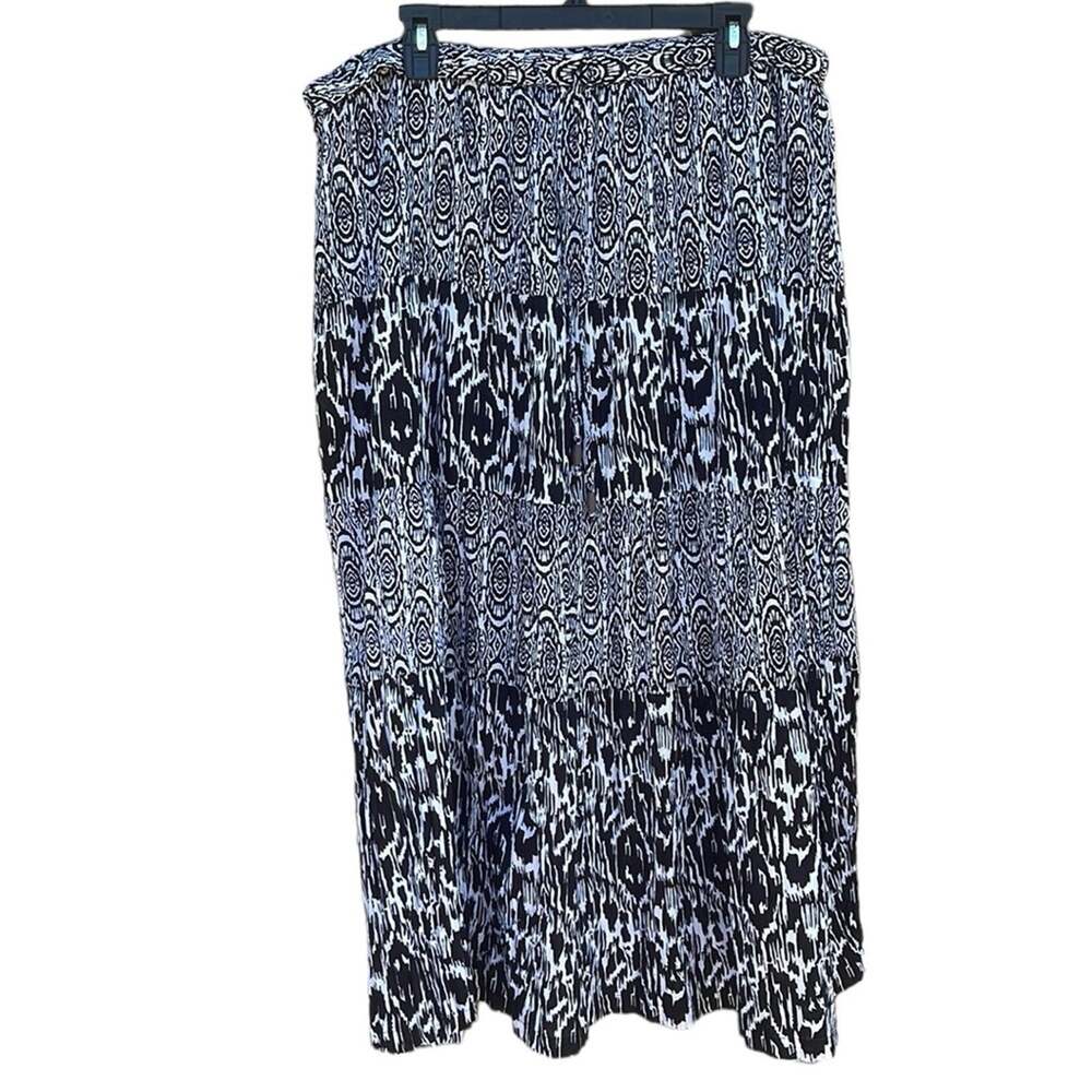Black & White print maxi skirt size XXL (20)